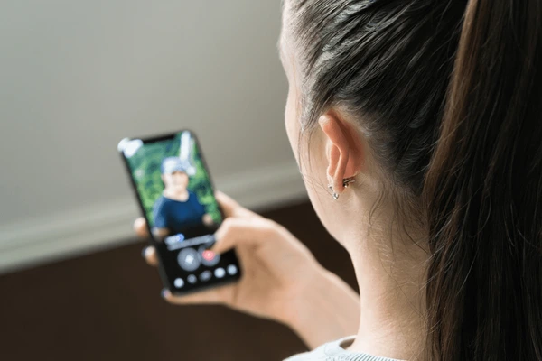 Beyond Profiles and Paywalls: How to Identify a Real Swinger Community Online (A SwingersNest Case Study)