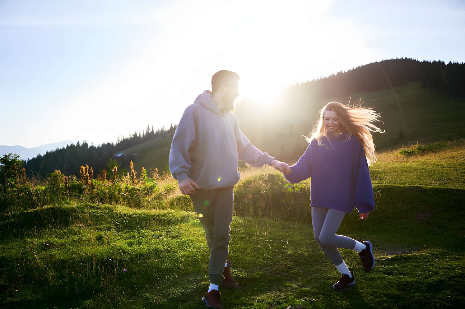 How to Host a Memorable Lifestyle Gathering: Creating Comfort, Trust, and Chemistry