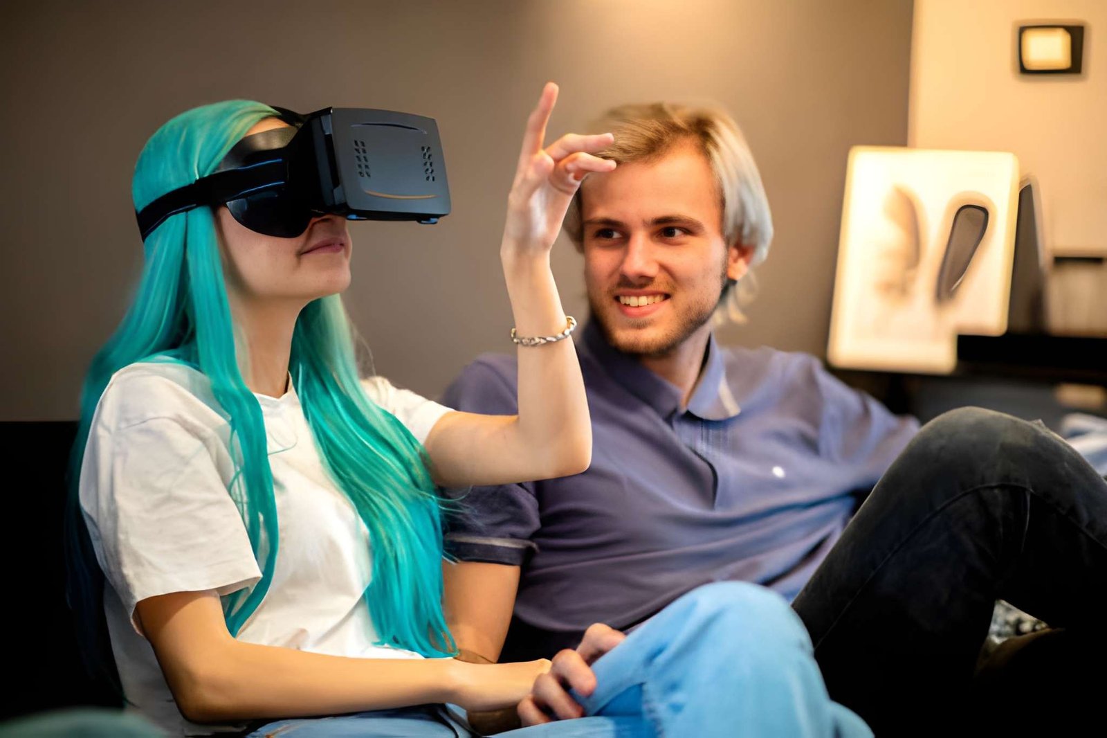 Hybrid VR Dating: How Virtual Reality Is Strengthening Real-World Relationships