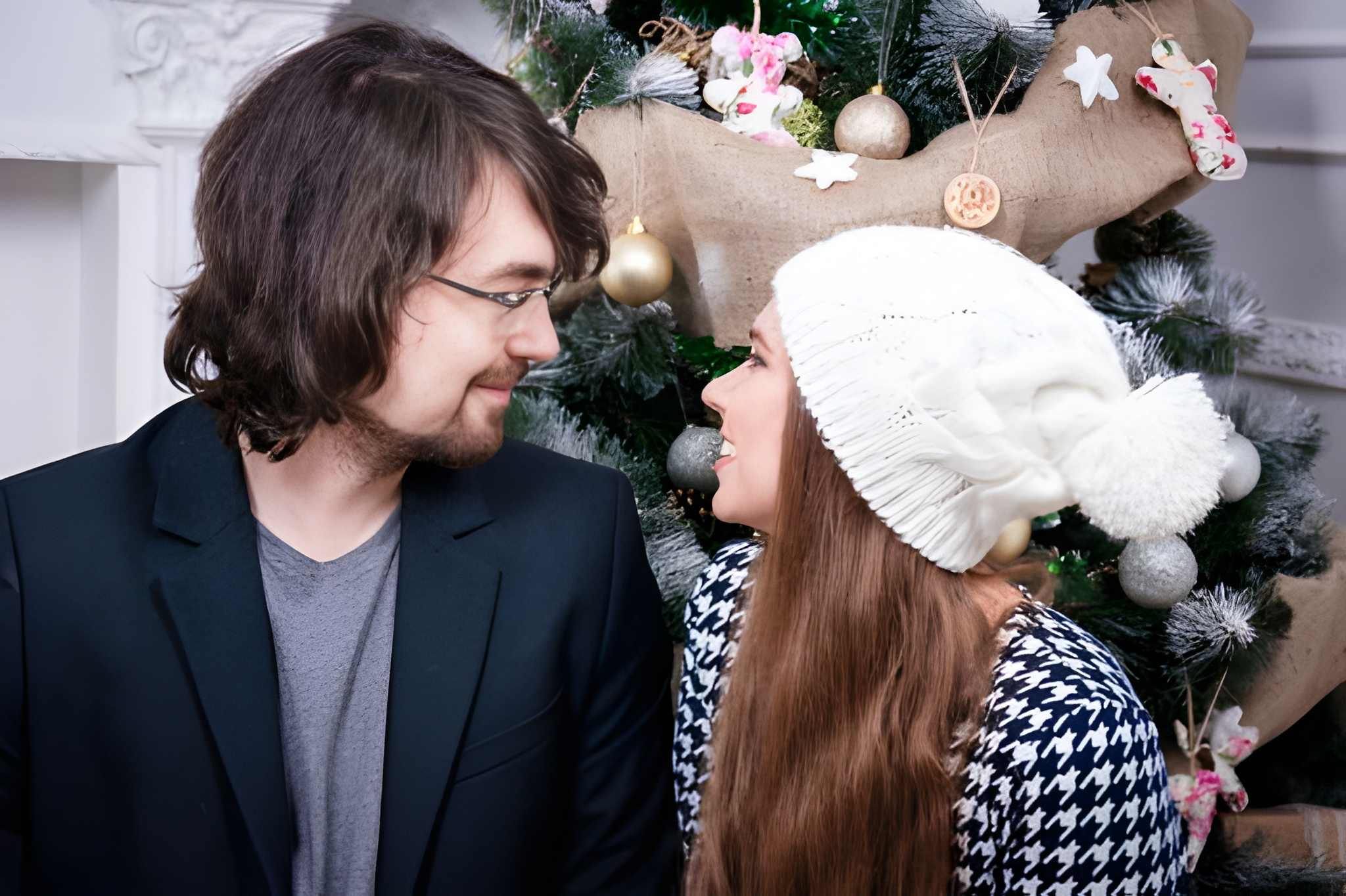 Navigating Desire and Feelings: How Hotwives Build Strength, Vulnerability, and Connection on SwingersNest