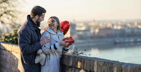 The Art of Hosting an Unforgettable Lifestyle Gathering: Creating Atmosphere, Comfort, and Connection