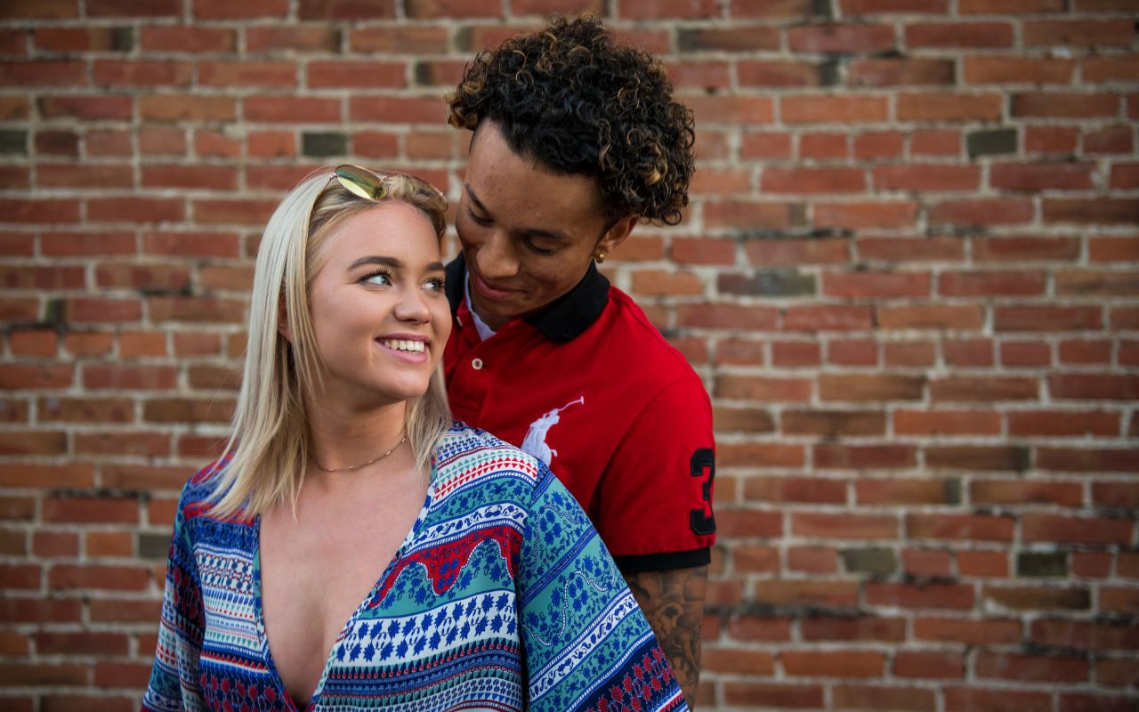 The Boundaries That Strengthen Love: How Couples Define Emotional and Physical Limits Before Exploring