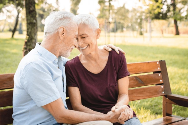 The Silent Language of Connection: How Lifestyle Couples Communicate Without Words