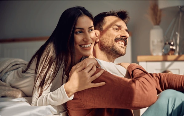 Understanding Relationship Styles: How Couples on SwingersNest Define Poly, Open, Swinging, and Hotwife