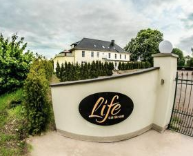 Life Club  +  FOLLOW