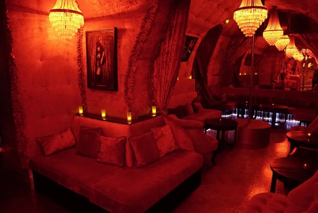 Le Charmes Club